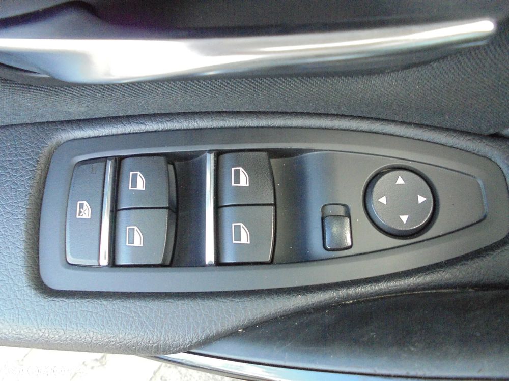 BMW Seria 3 320d Edition M Sport Shadow - 15