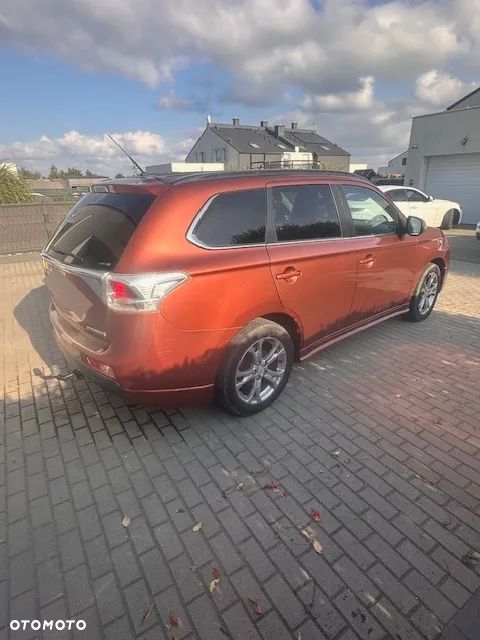Mitsubishi Outlander 2.2 DI-D 4WD Instyle - 4