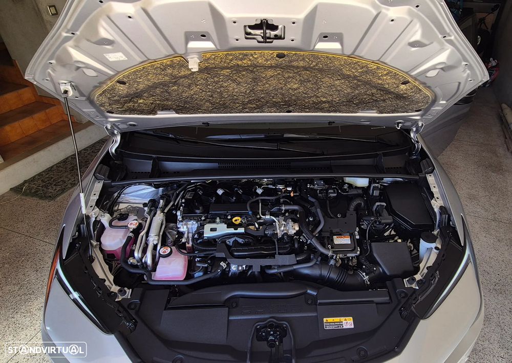 Toyota Prius 2.0 Plug-in Luxury - 24