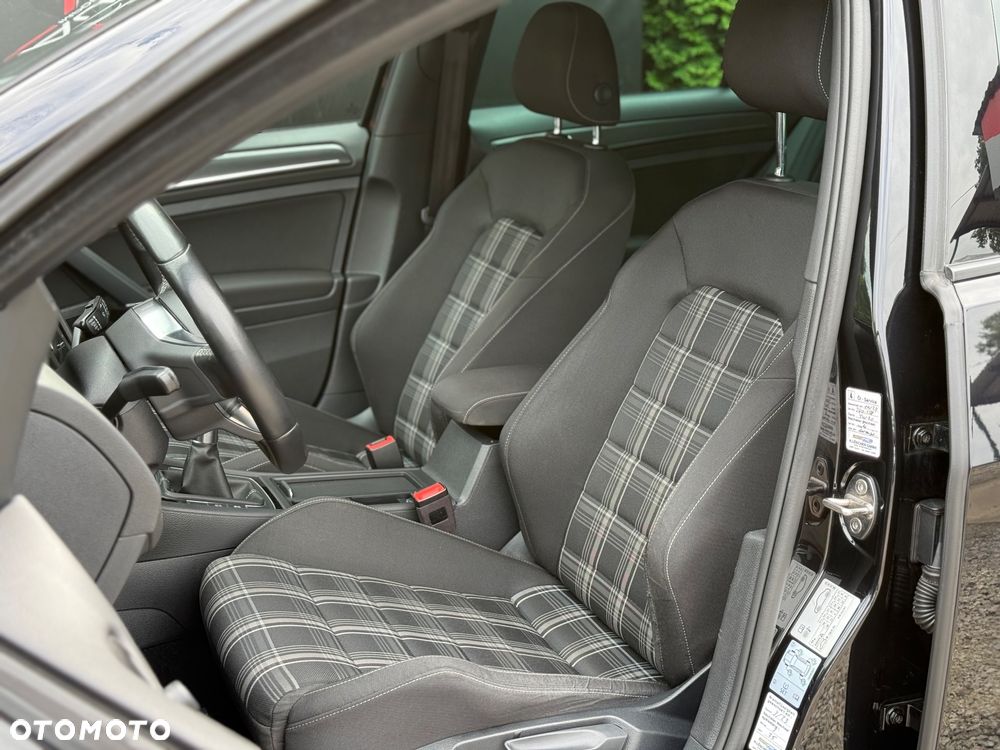 Volkswagen Golf GTD (BlueMotion Technology) - 16