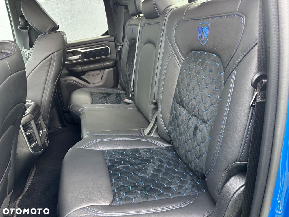Dodge RAM 5.7 4x4 - 10