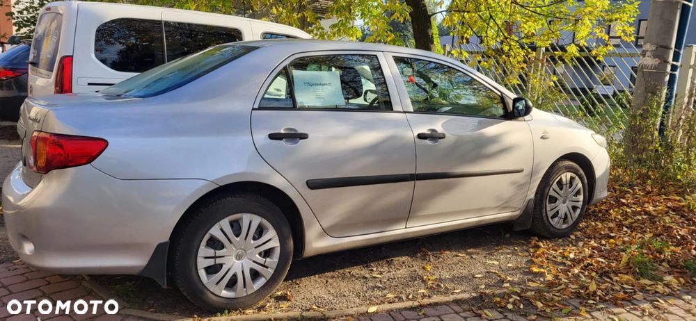 Toyota Corolla 1.6 VVT-i Luna - 11