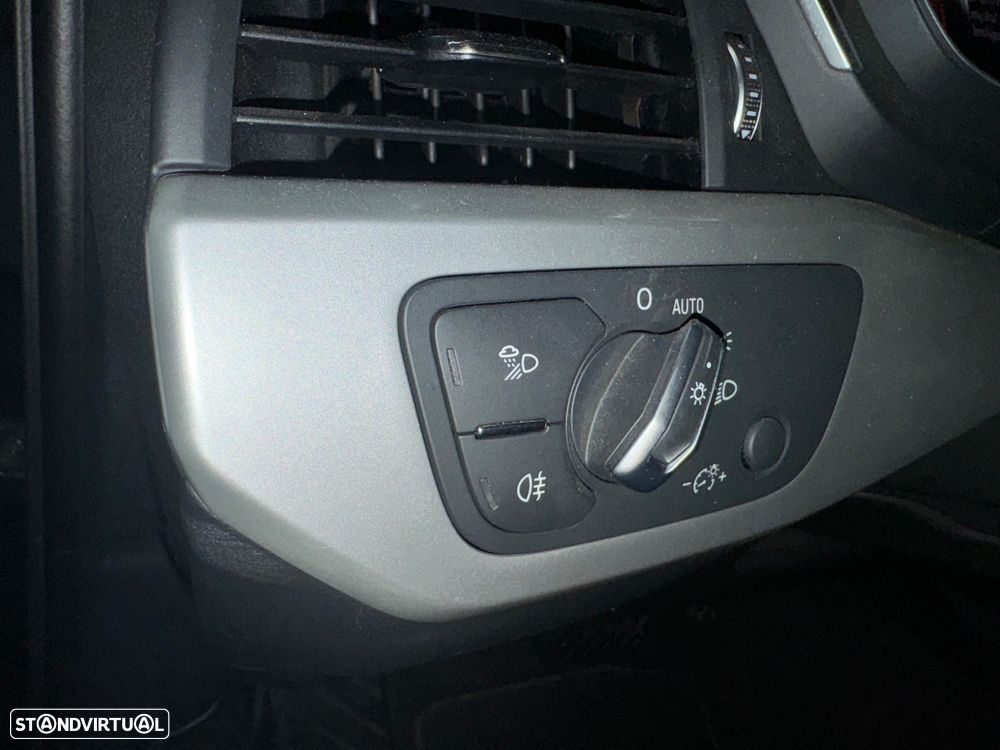 Audi A4 Avant 2.0 TDi Design S tronic - 23