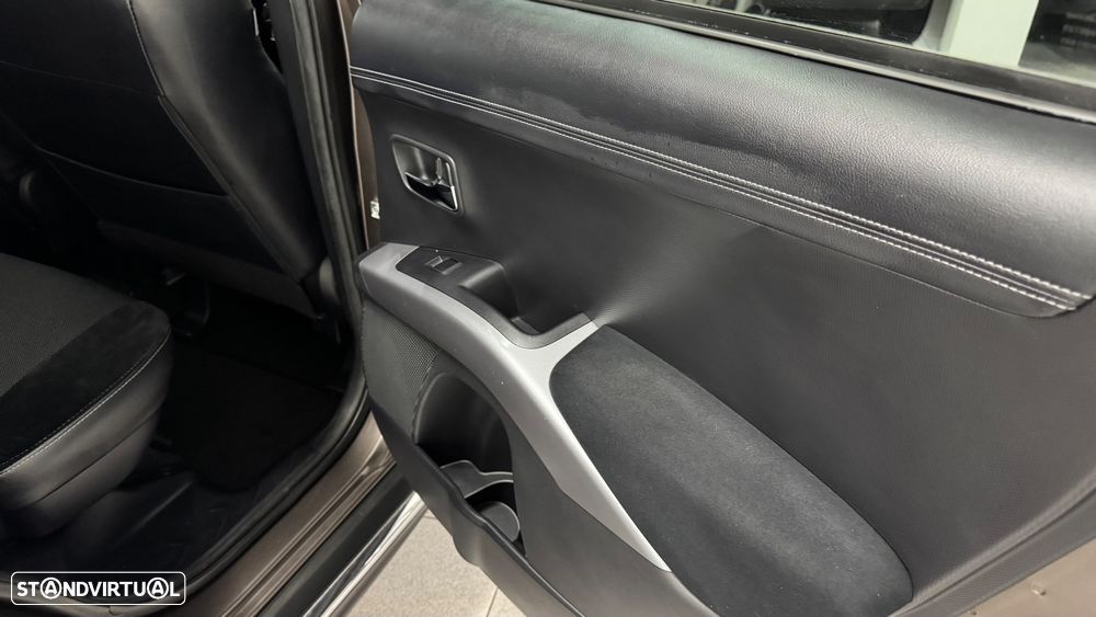 Mitsubishi Outlander 2.2 DI-D Instyle 4WD - 30