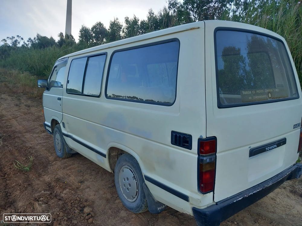 Toyota HiAce - 3
