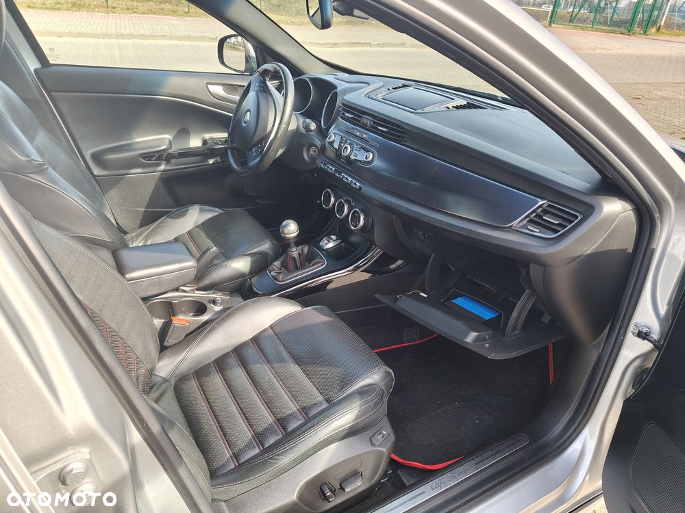 Alfa Romeo Giulietta 1.8 TBi 16V Quadrifoglio Verde - 5