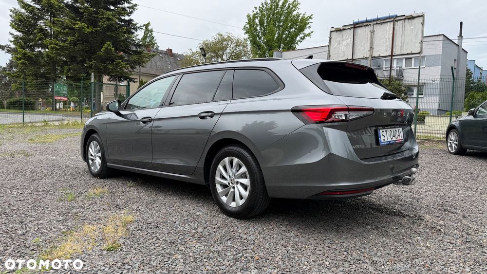 Skoda Superb 2.0 TDI SCR Essence DSG - 12