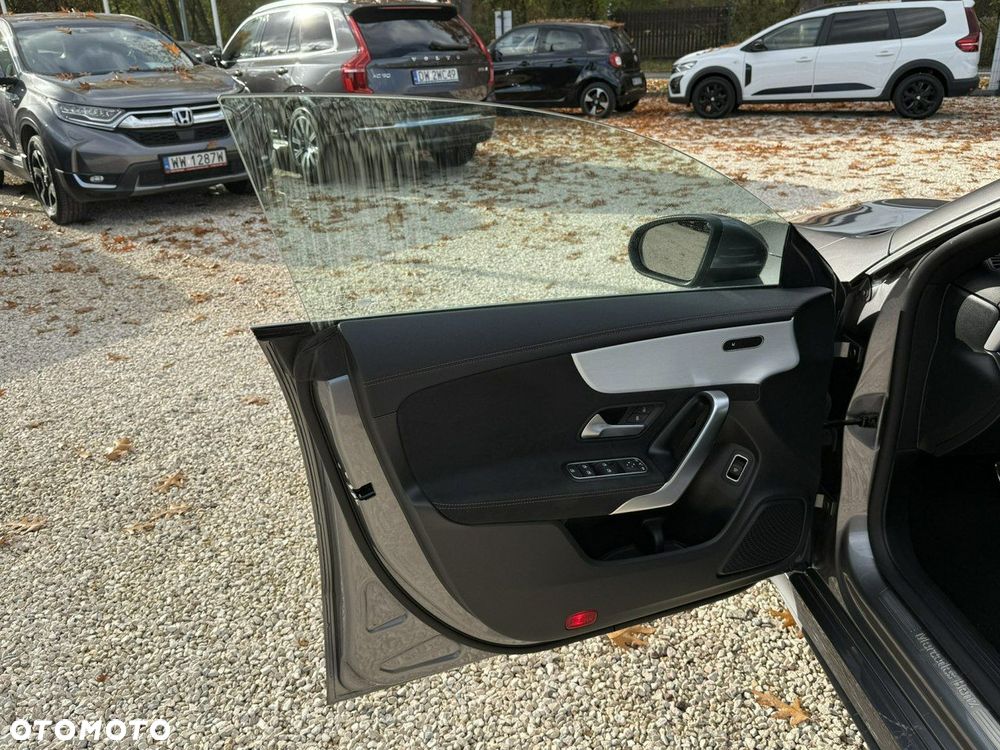 Mercedes-Benz CLA 180 AMG Line 7G-DCT - 15