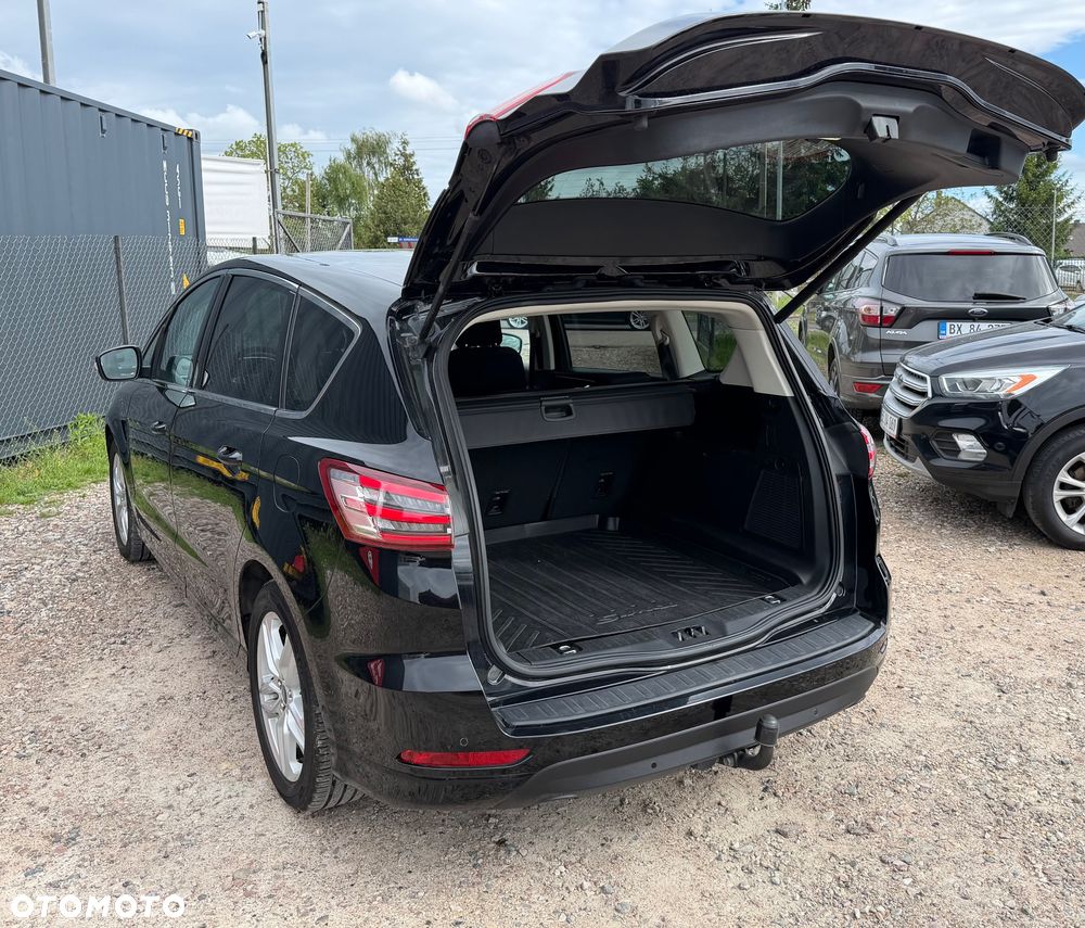 Ford S-Max - 32