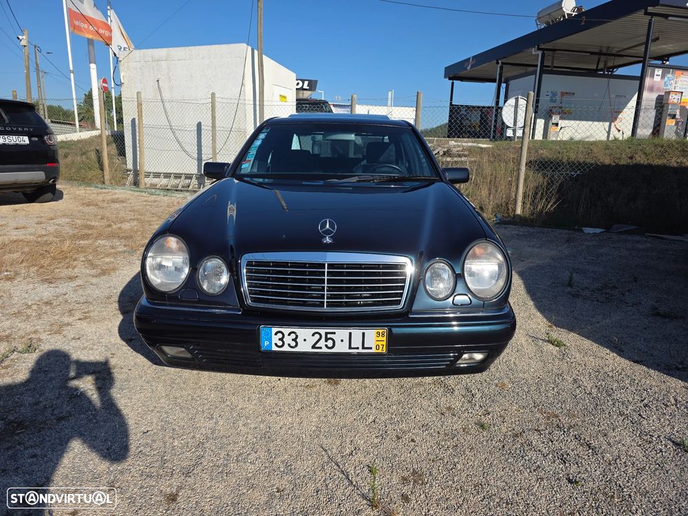 Mercedes-Benz E 250 TD Classic - 2