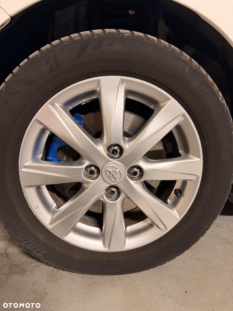 Toyota Yaris Hybrid 100 Premium - 11