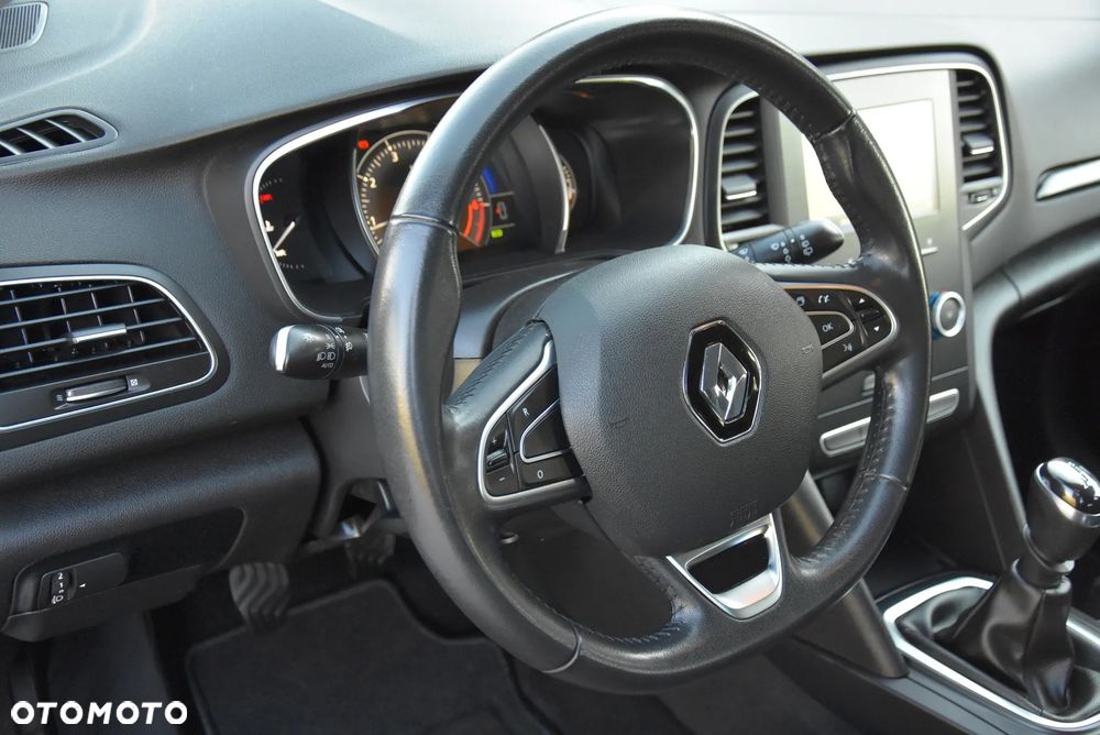 Renault Megane ENERGY TCe 100 EXPERIENCE - 28