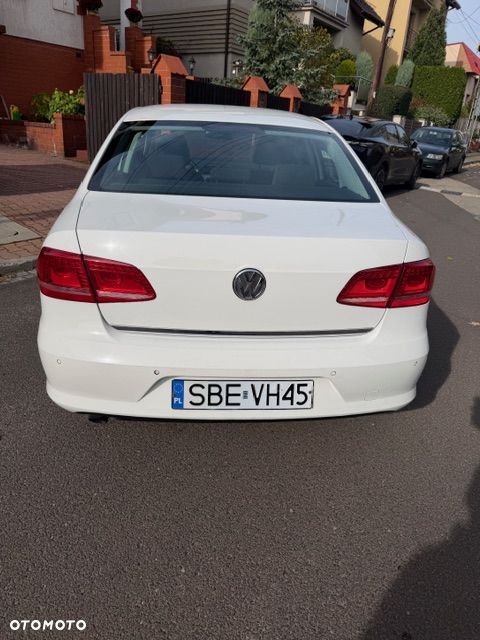 Volkswagen Passat - 8