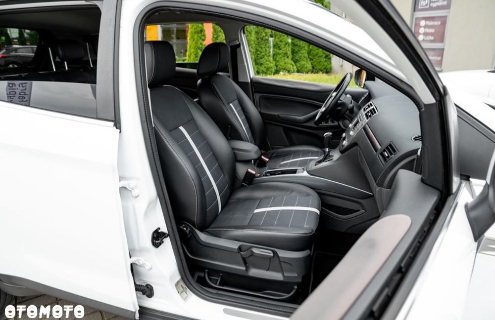 Ford Kuga 2.5 4x4 Titanium - 22