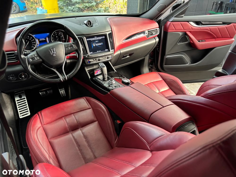 Maserati Levante S Q4 GranSport - 12