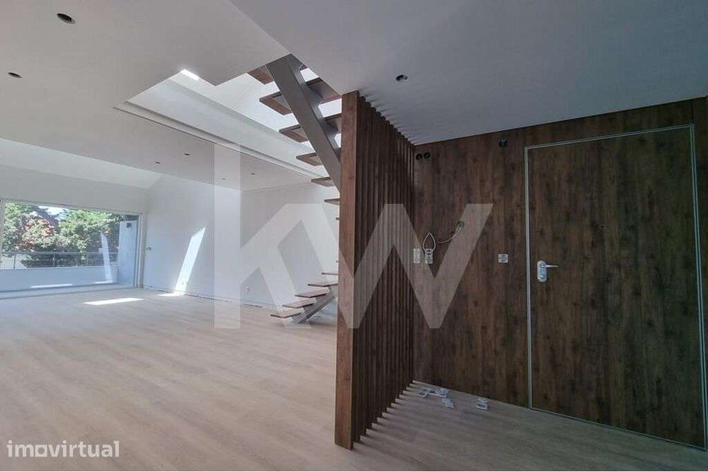 Apartamento T3+1 Mezanino e Galeria - Centro de Carcavelos - Cascais - Grande imagem: 5/23