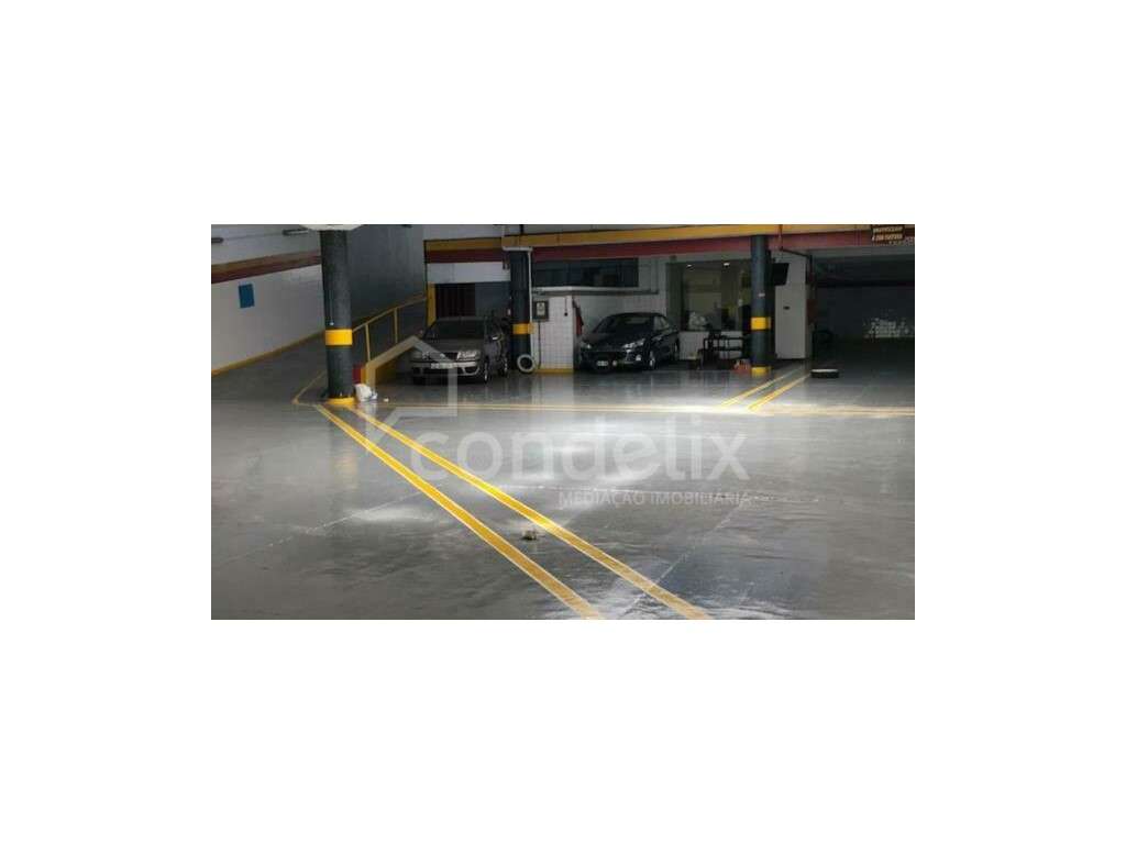 Garagem para venda ao Marquês, Porto - Grande imagem: 3/6