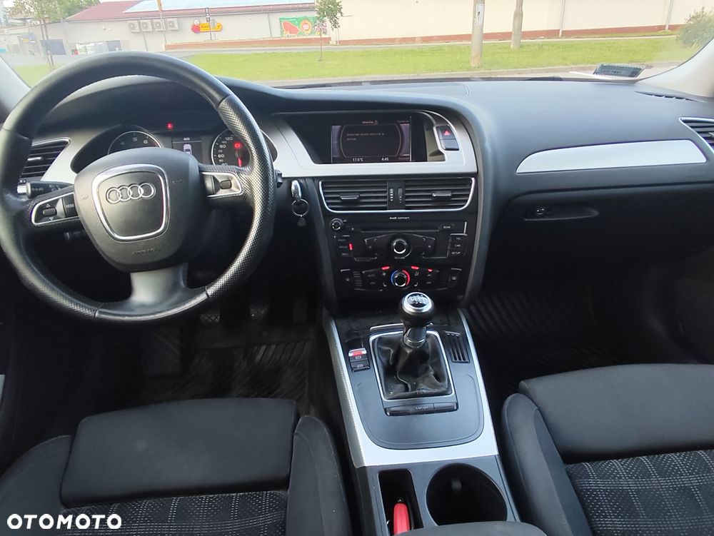 Audi A4 Limousine - 5