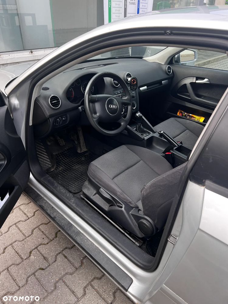 Audi A3 1.6 Ambiente - 2
