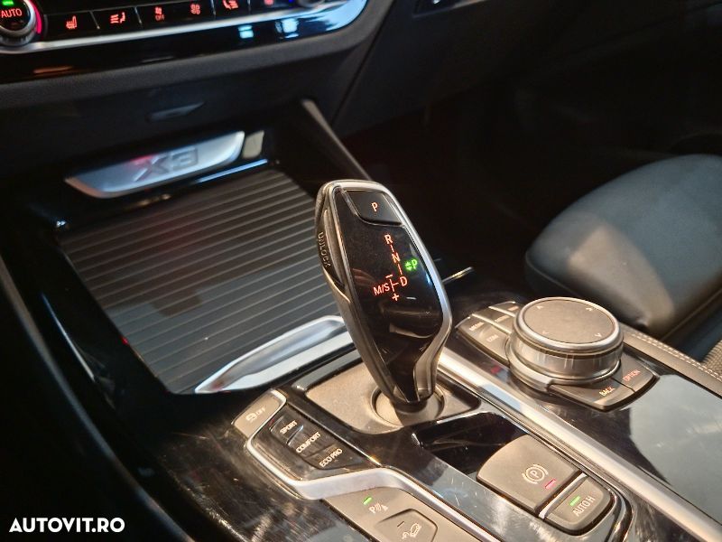 BMW X3 xDrive20i AT Luxury Line - 17