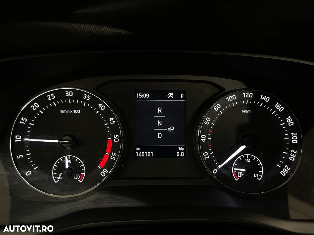 Skoda Octavia 2.0 TDI DSG Ambition - 29