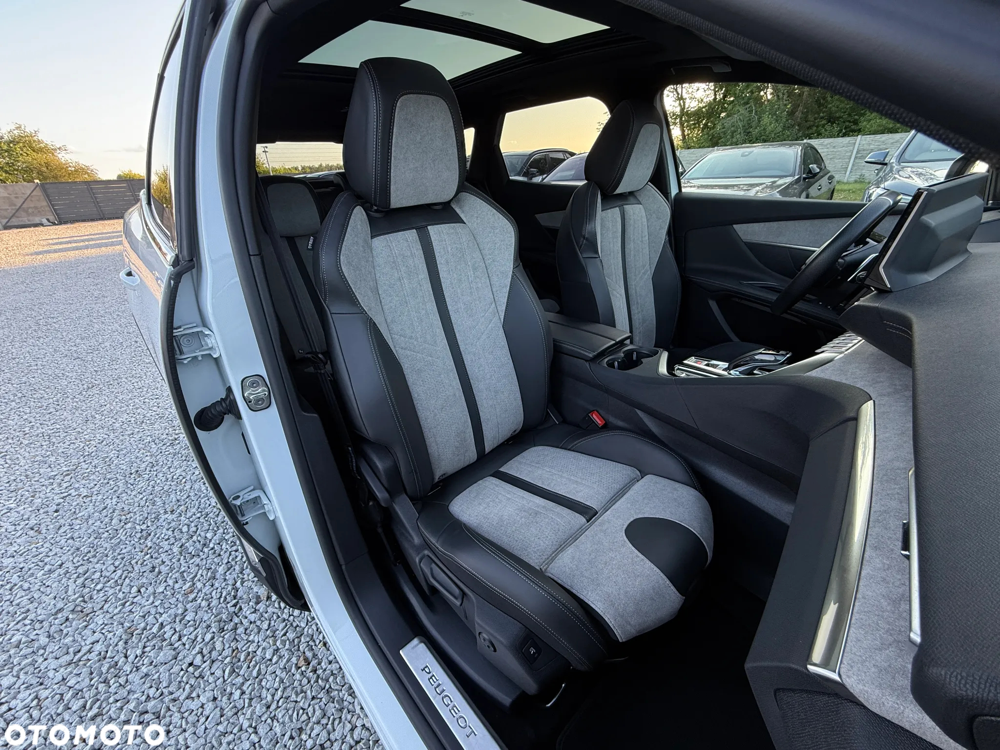 Peugeot 3008 Plug-In Hybrid 225 e-EAT8 GT - 34