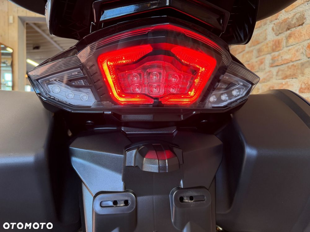 Yamaha FJR - 17