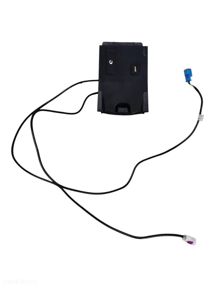 MERCEDES B KLASA W246 GNIAZDO USB AUX  A0009000802 - 1