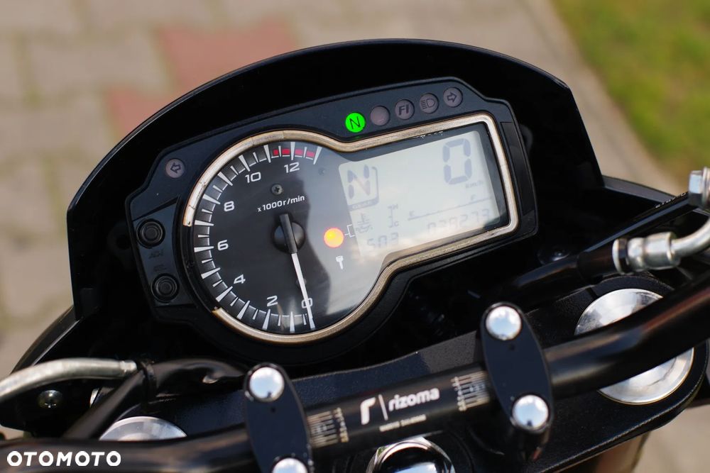 Suzuki GSR - 15