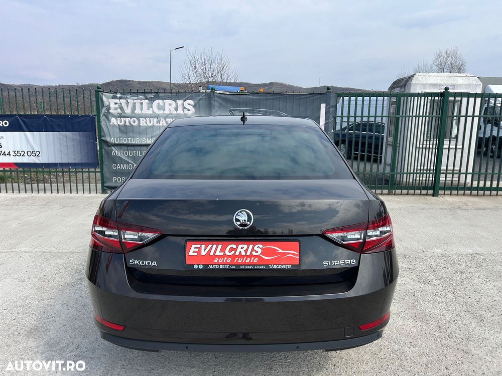 Skoda Superb 2.0 TDI 4X4 DSG Sportline - 11