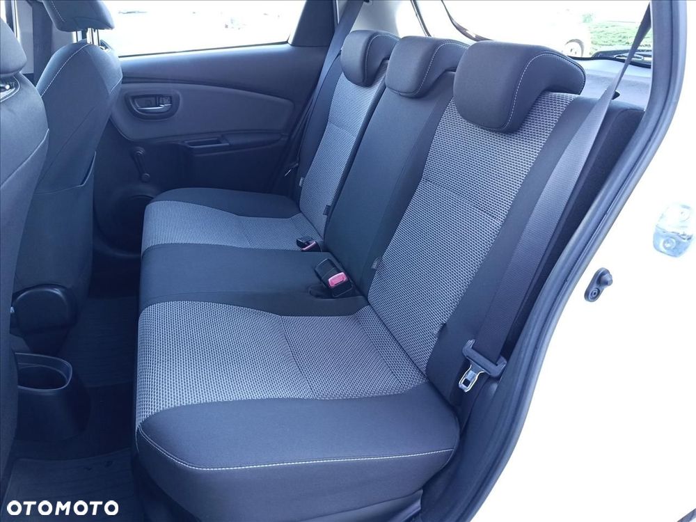 Toyota Yaris - 16