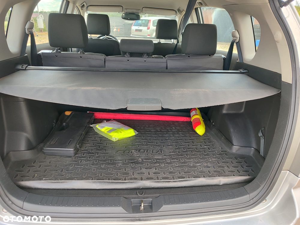 Toyota Corolla Verso - 19
