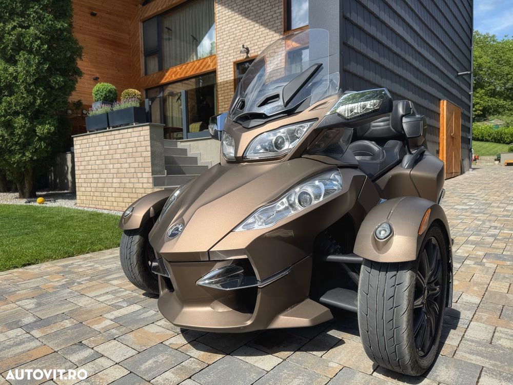 Can-Am Spyder - 1