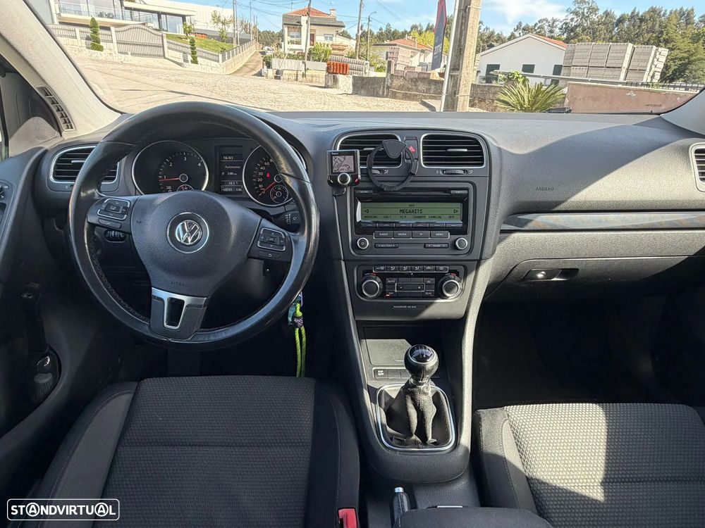 VW Golf 2.0 TDi Confortline - 23
