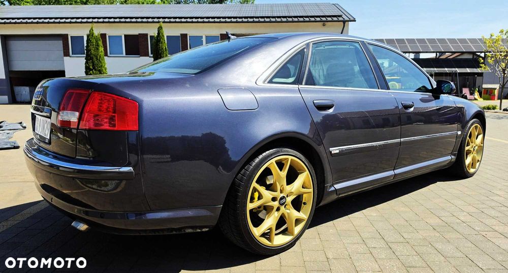 Audi A8 - 4