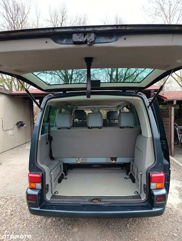 Volkswagen Multivan - 14
