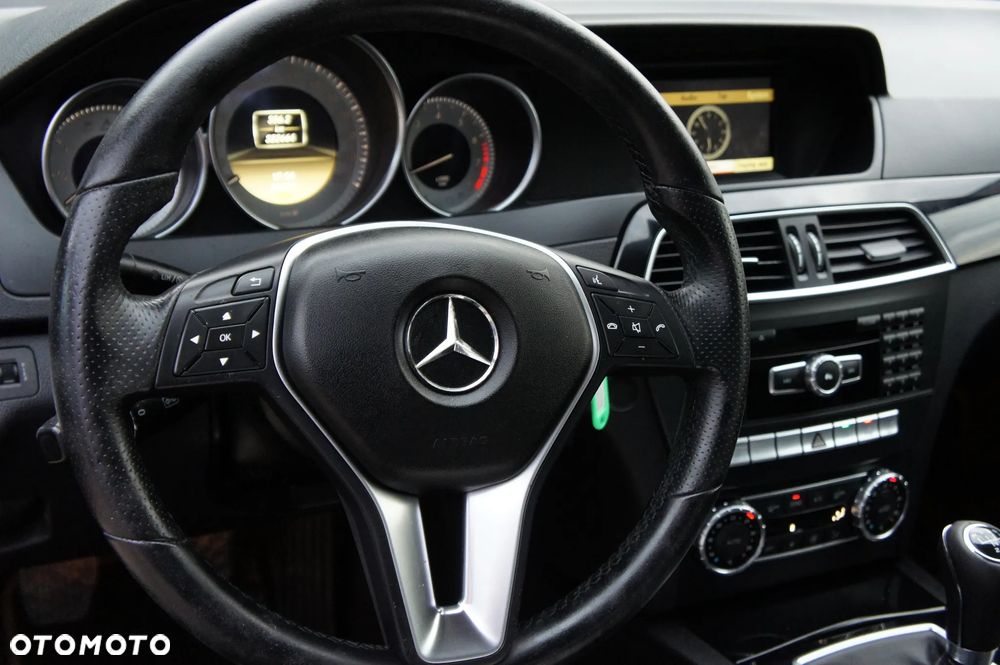 Mercedes-Benz Klasa C 180 BlueEFFICIENCY - 21