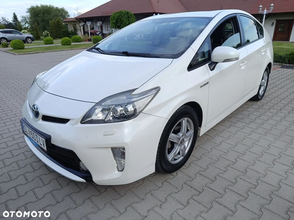 Toyota Prius 1.8 HSD Prestige - 8