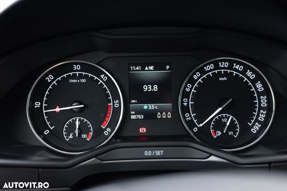 Skoda Superb Combi 1.6 TDI DSG Style - 13