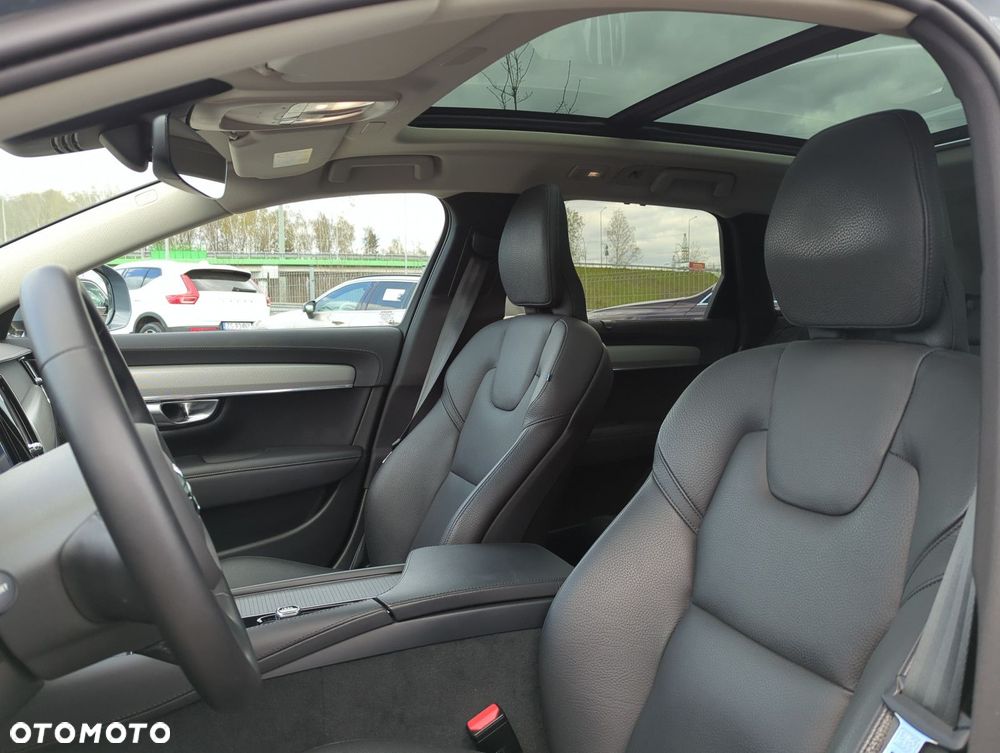 Volvo V90 Cross Country - 11