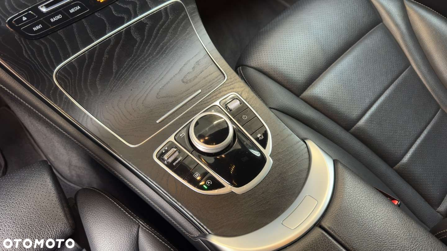 Mercedes-Benz GLC - 32