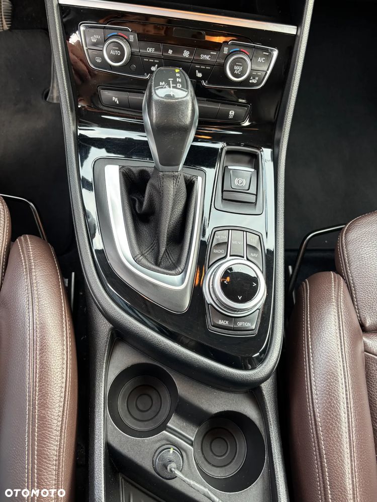 BMW Seria 2 218i - 17