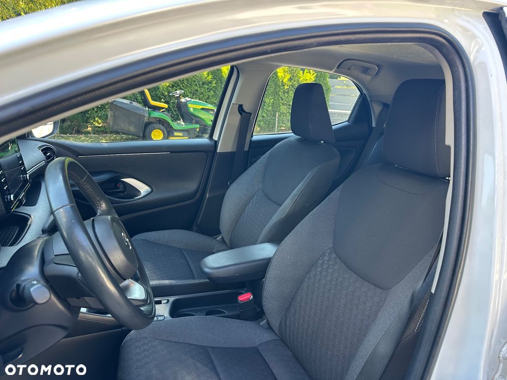 Mazda 2 Hybrid - 9