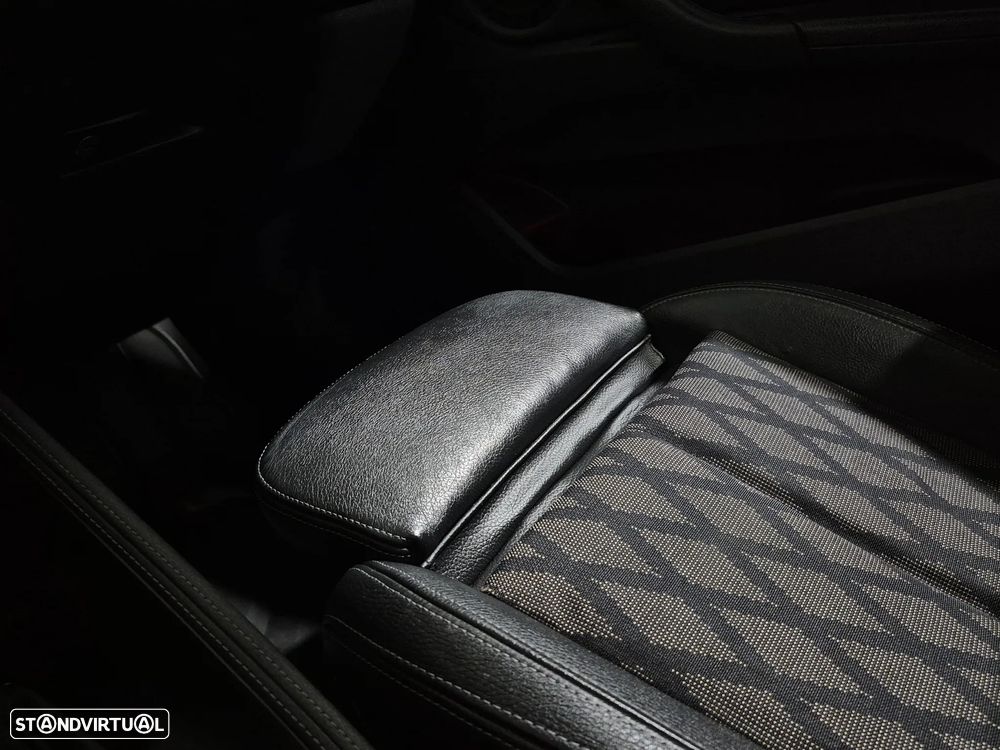 BMW X1 16 d sDrive Line xLine - 32