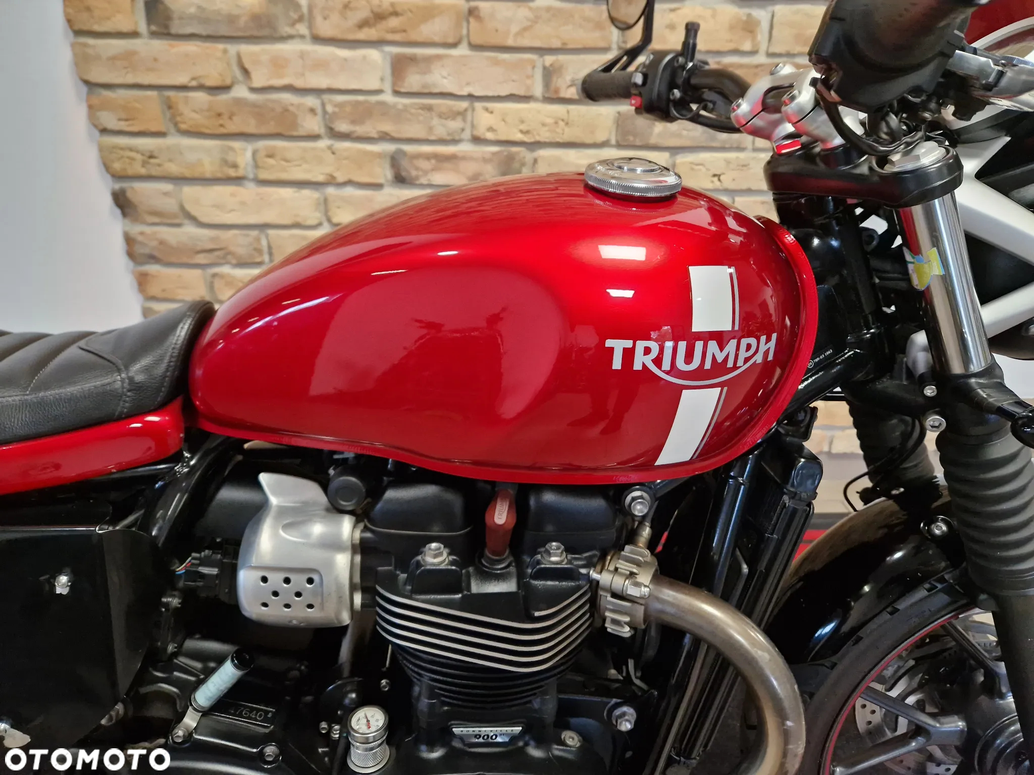 Triumph Street Twin - 30