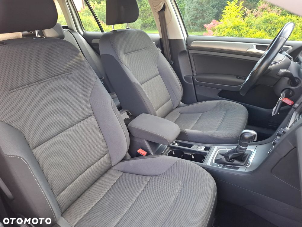 Volkswagen Golf - 17