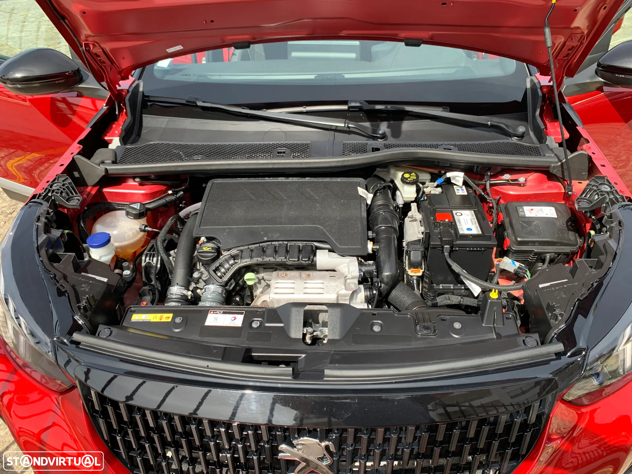 Peugeot 2008 1.2 PureTech GT EAT8 - 14