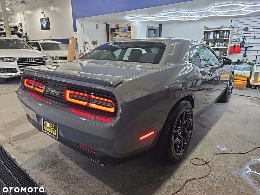 Dodge Challenger 5.7 R/T - 20
