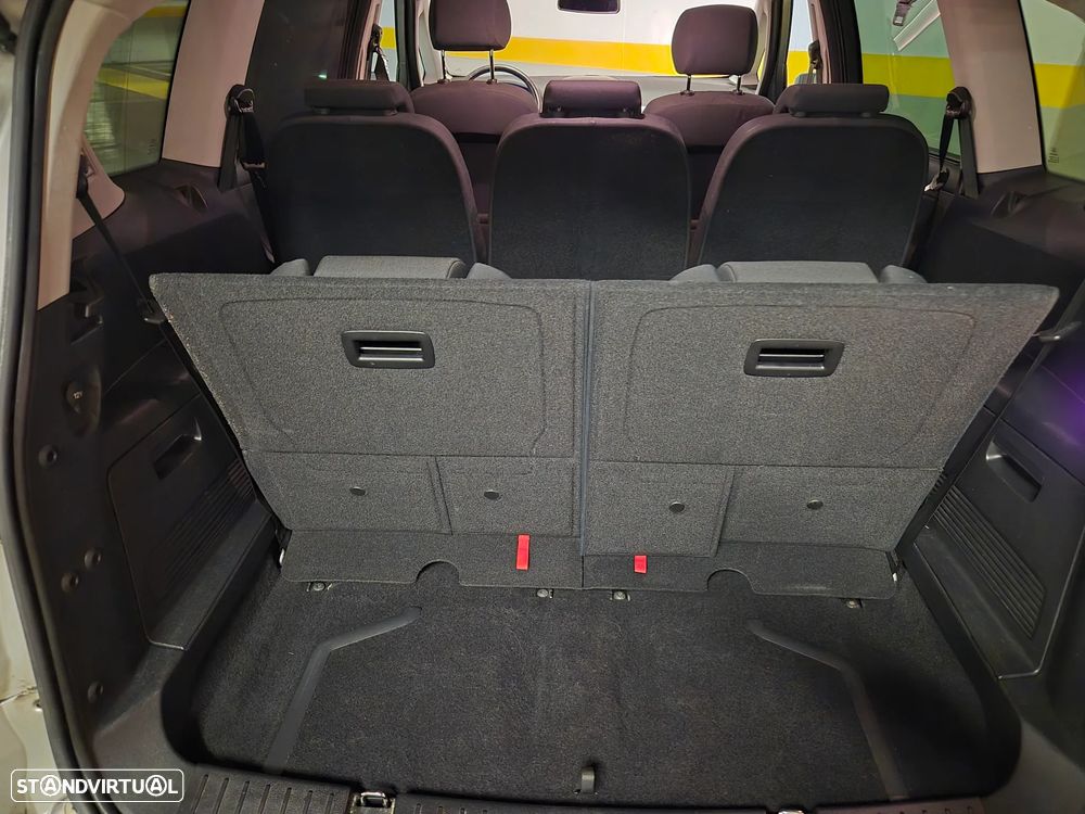 Ford S-Max 2.0 TDCi Titanium 7L - 35