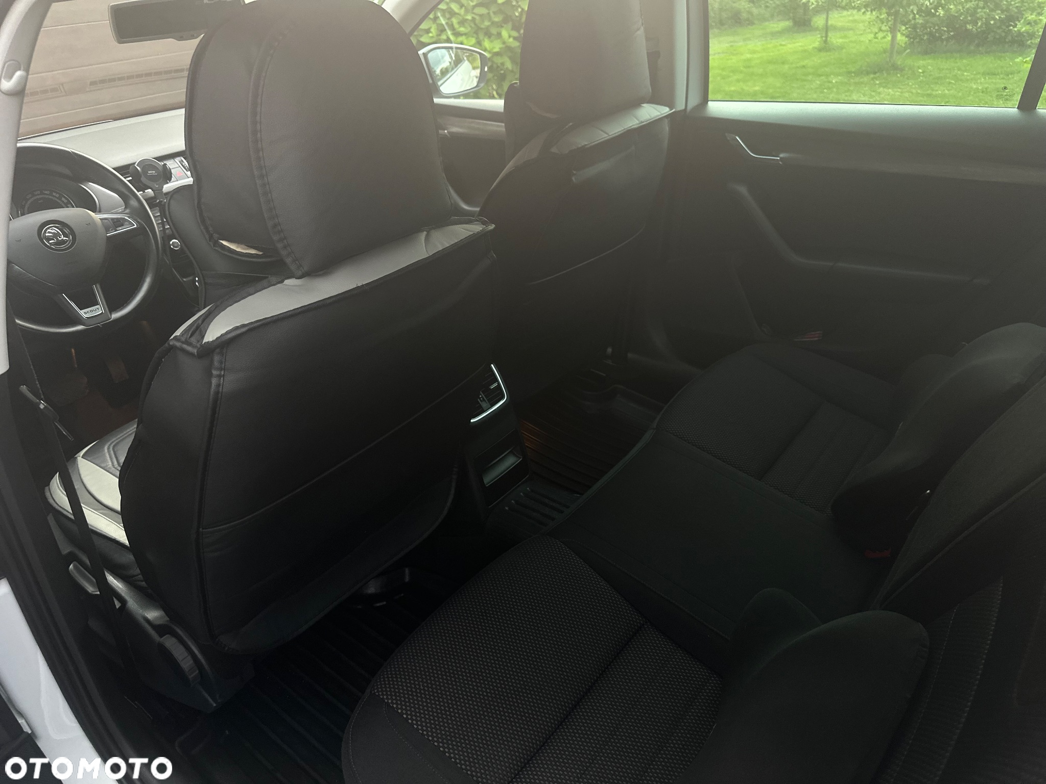 Skoda Octavia Scout 2.0 TDI 4x4 DSG - 11